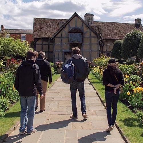 Students exploring William Shakespeare’s childhood home in the heart of Stratford-upon-Avon on a faculty-led trip